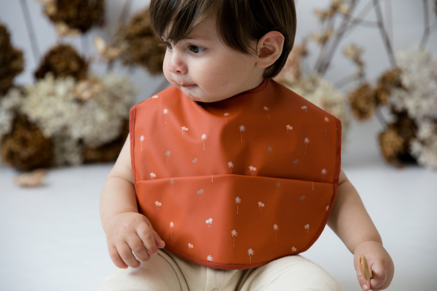 Snuggle Bib Waterproof | Palm