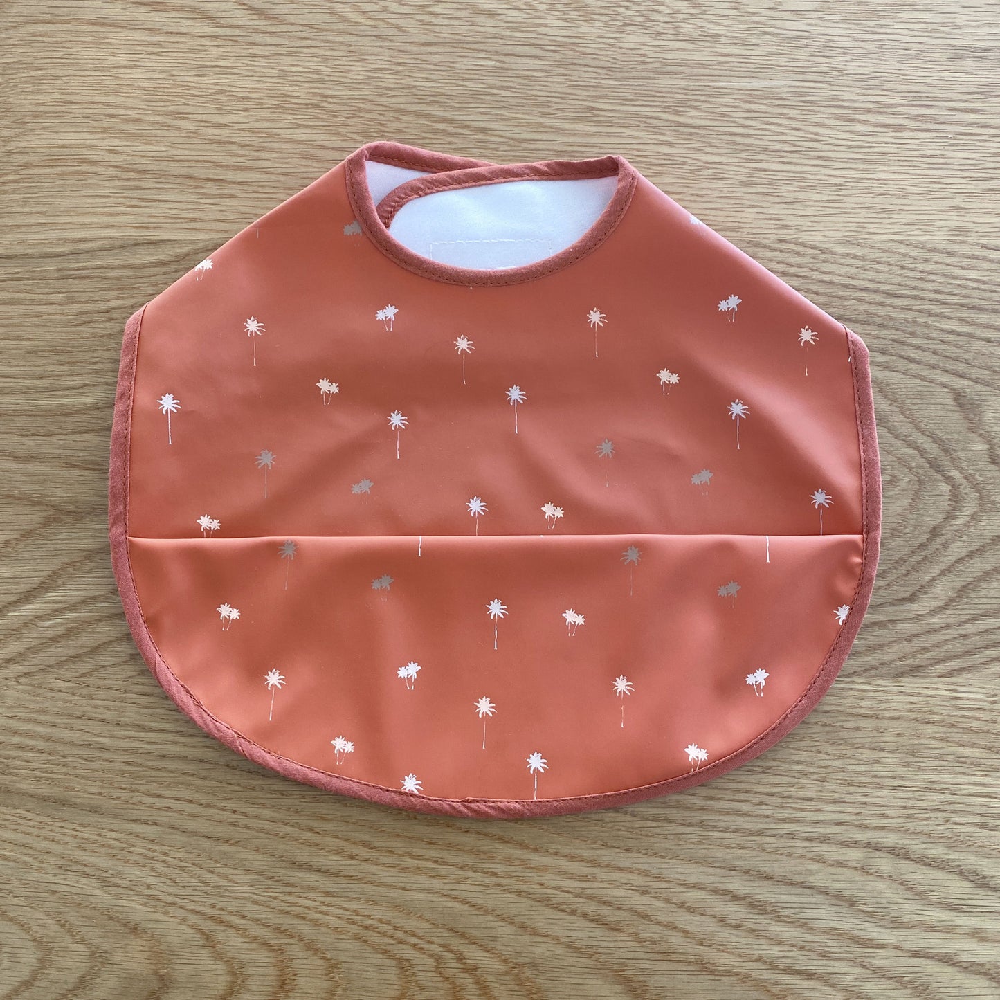 Snuggle Bib Waterproof | Palm