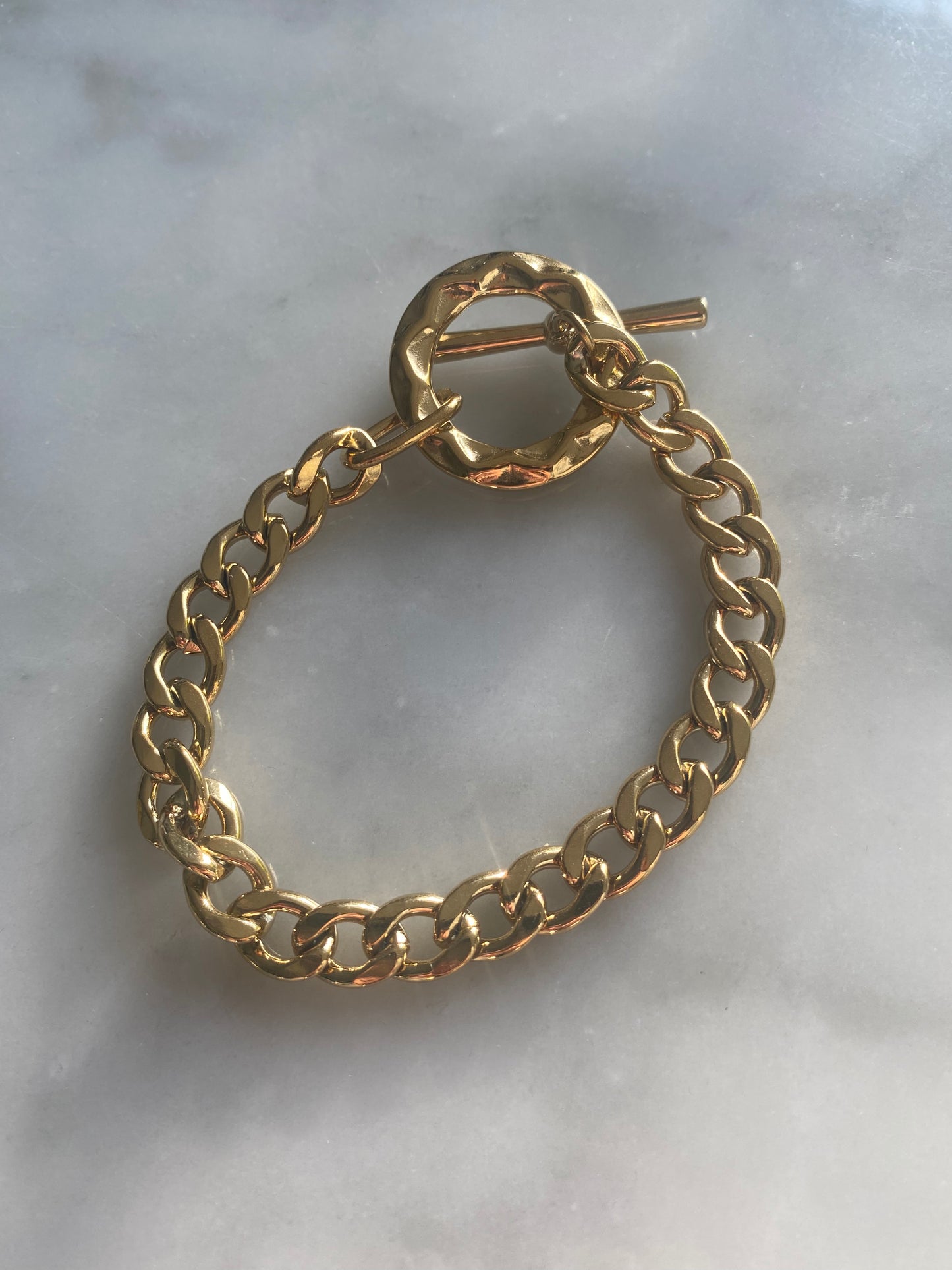 Q Clasp Gold Bracelet
